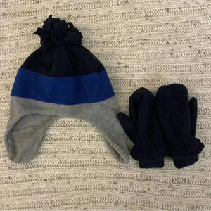 The Children’s Place 2T-3T hat and mittens set